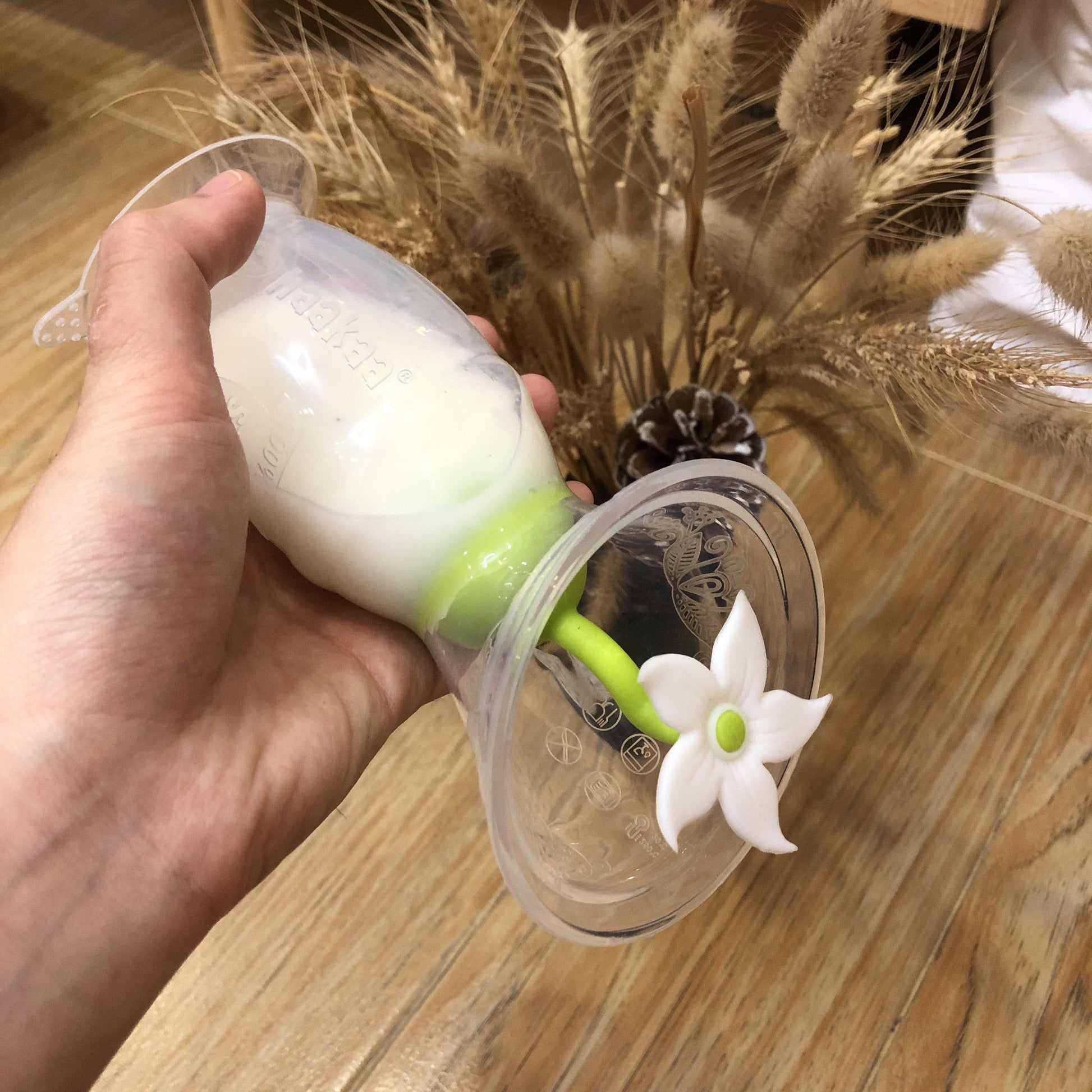 New Mum Starter Pack - White Stopper (Generation 2 150ml Pump) | Haakaa.